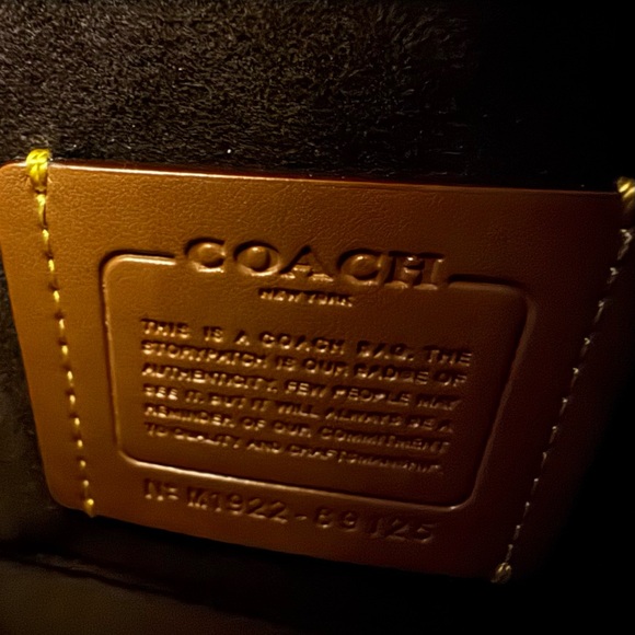 Coach Emory Crossbody 21 in hibiscus - Picture 5 of 7